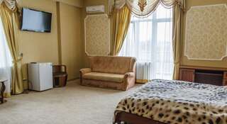 Гостиница Малибу Симферополь Улучшенный двухместный номер с 1 кроватью-9